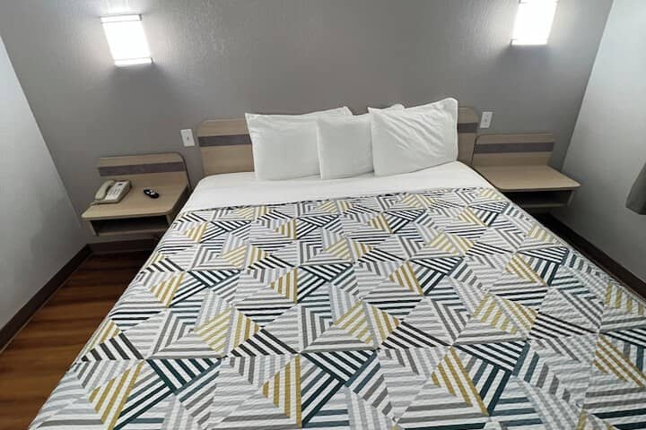 Room 9 of 35