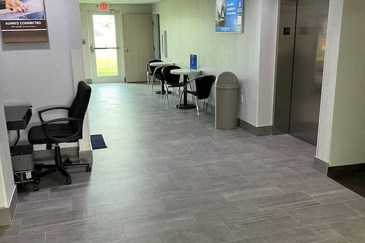 Business Center 29 of 35