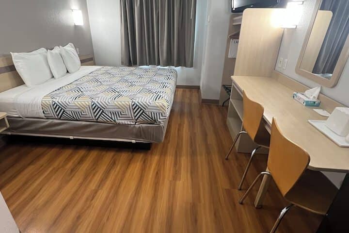 Room 11 of 35