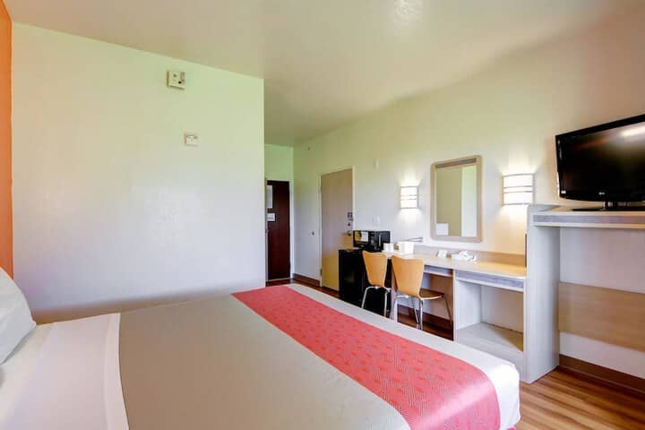Room 16 of 35